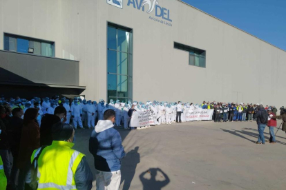 Un momento de la protesta de trabajadores de Avidel.