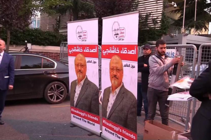 Imágenes de archivo de una protesta frente a la embajada de Arabia Saudí en Turquia.
