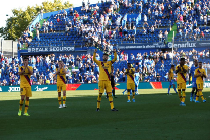 Piqué y sus compañeros agradecen el apoyo a los aficionados azulgranas.