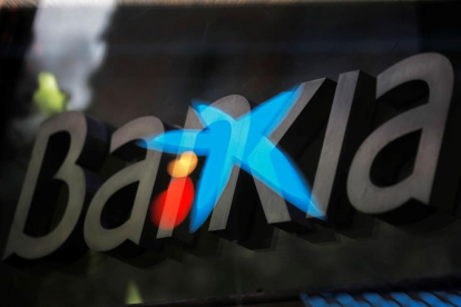 CaixaBank gana 726 millones, un 42% menos, por las provisiones covid