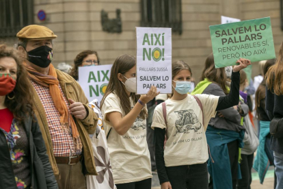 Vecinas del Pallars se manifestaron en mayo en Barcelona y exigieron poner coto a las renovables. 