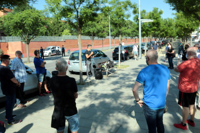 Los funcionarios de la prisión de Lleida denuncian con una cacerolada la falta de personal en el centro