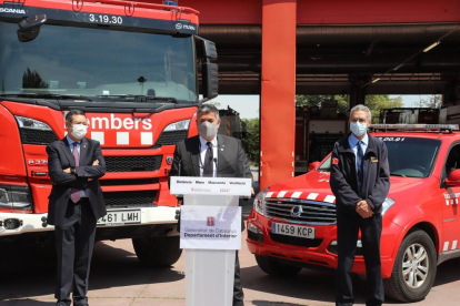 Un momento de la rueda de prensa desde el parque de bomberos de Lleida.