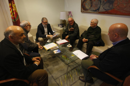 Un instante de la reunión de ayer de Larrosa con la fundación. 
