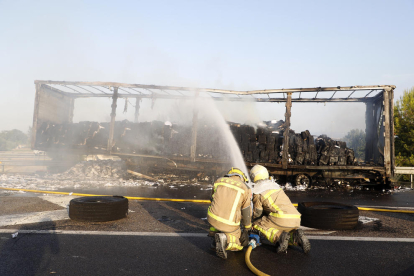 Las colas generadas por el corte de la autovía a causa de ambos incendios fueron kilométricas.