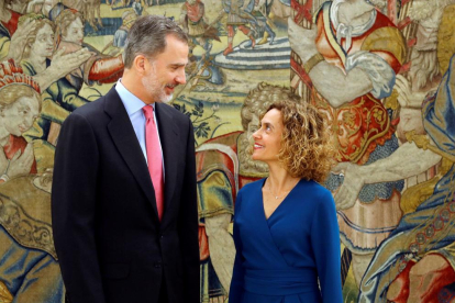 Felip VI i la presidenta del Congrés, Meritxell Batet, ahir, al Palau de la Zarzuela.