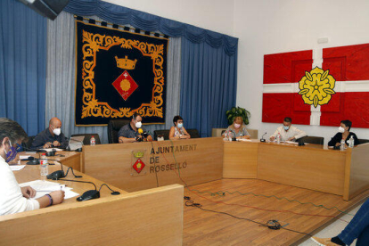 El Ple de Rosselló ha condemnat l'agressió sexual múltiple a una menor de 16 anys amb discapacitat del municipi.