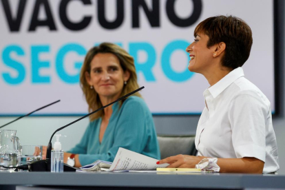 Les ministres Teresa Ribera i Isabel Rodríguez.