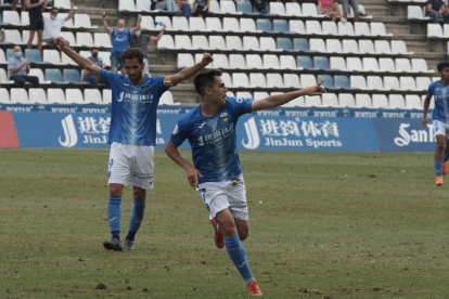 Raúl Garrido i Gabri se saluden abans del partit.