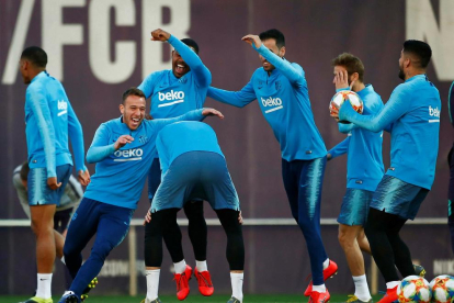 El bon humor va presidir ahir l’últim entrenament del Barça abans de viatjar a Madrid.