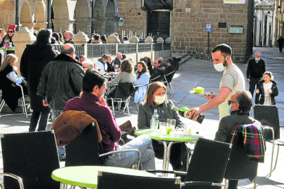 Les restriccions en hostaleria han provocat que sigui un dels sectors que acumulen més ERTO.