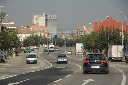Imagen de archivo de la N-230 a su paso por el centro de Alguaire.