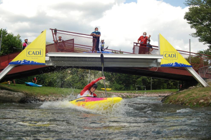 Pau Etxaniz durant la final de K1 de la Copa del Món de la Seu, en la qual es va quedar a les portes de pujar al podi.