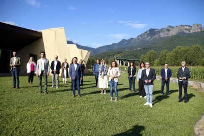 Els membres del Govern es van reunir ahir a la Vall d’en Bas per a una jornada de convivència.