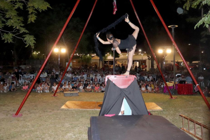 Kanbahiota ofreció la noche del viernes un espectáculo de trapecio y clown en el Parc del Graó. Ayer, los andaluces La Guasa presentaron sus ‘mecanismos’ en la sala Unió.