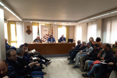 Consell de Alcaldes del Segrià con el director del ACA, Lluís Ridao. 