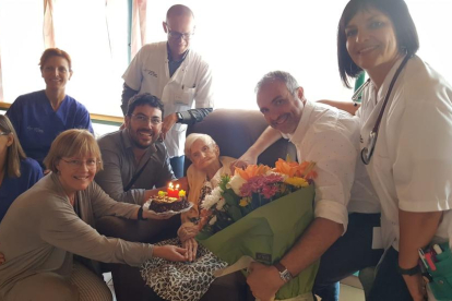 Mª Assumpcio Antúnez celebró su 108 cumpleaños con la presencia de las autoridades de La Seu. 
