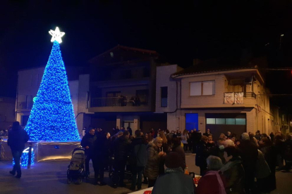 Balaguer. La plaza Mercadal fue el escenario del pistoletazo de salida a las fiestas.