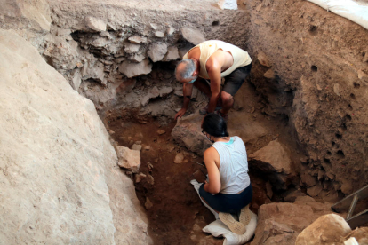 Excavaciones en la Cova Gran de Santa Linya este verano a cargo del Centre d’Estudis del Patrimoni Arqueològic de la UAB.