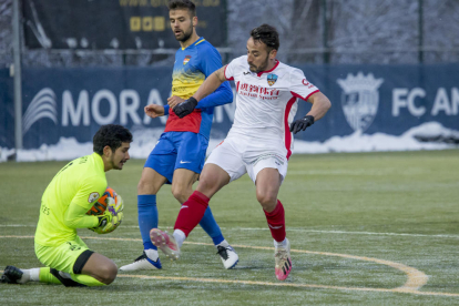 Gest de desesperació de Molo, que no ha pogut començar l’any amb bon peu, després de la derrota que el Lleida va encaixar ahir a Andorra.