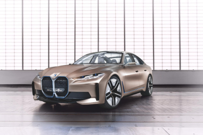 Avança les línies del futur i4, primer model elèctric de BMW prèmium de mida mitjana. Preveu començar a fabricar-se el 2021.