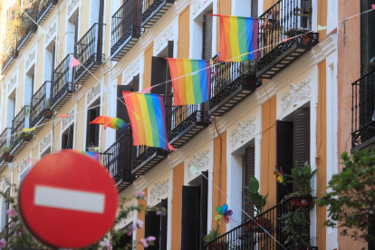 La Policía sigue buscando al grupo de la agresión homófoba en Madrid