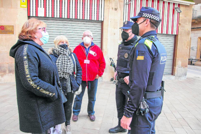 La Policia Local de Tàrrega va fer un servei extraordinari perquè la ciutadania compleixi les mesures.