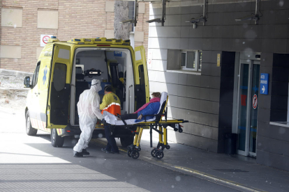 Imatge d’un trasllat en una ambulància a l’Arnau.