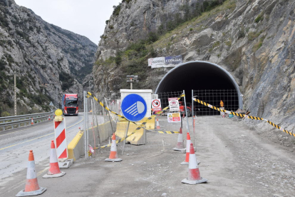 Las obras del túnel de Tresponts, que ayer estaban ya paralizadas.