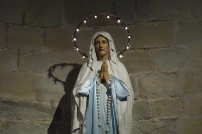 Mans Unides i la Mare de Déu de Lourdes 
