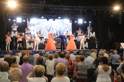 L’orquestra Maravella va amenitzar la tarda d’ahir a la festa major de Golmés.