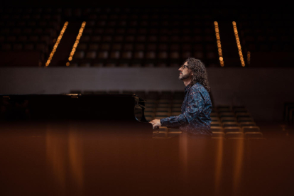 El pianista lleidatà Antoni Tolmos acaba de publicar el seu nou treball discogràfic, titulat ‘Vida’.
