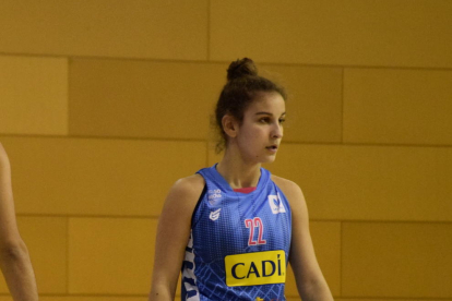 Laia Ribes durante su debut del sábado en la Liga Femenina.