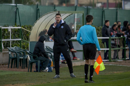 Alexandra Taberner celebra amb un gest el gol que significava el 0-1 juntament amb diverses companyes.