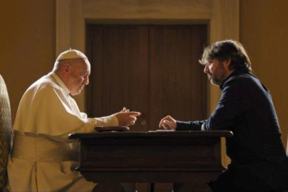 Évole i el papa Francesc, en l’entrevista al Vaticà.