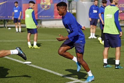 Ansu Fati, durant l’entrenament d’ahir amb el FC Barcelona.