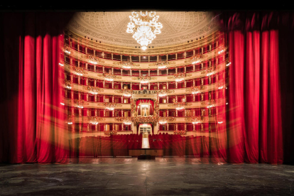 Armani decora la Scala de Milà en la inauguració de la temporada lírica