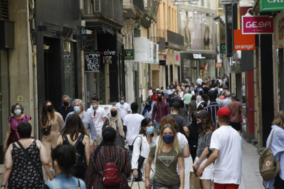 La relajación de las restricciones permite recobrar poco a poco el pulso al Eix Comercial de Lleida.
