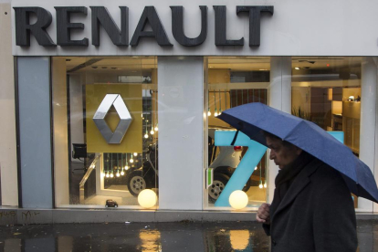 Imagen de archivo de un concesionario Renault en París.