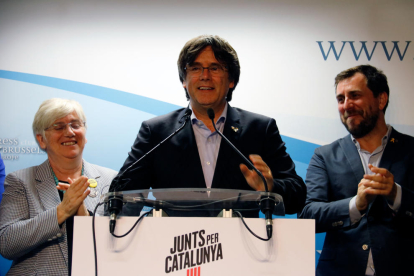 Ponsatí, Puigdemont i Comín, al conèixer els resultats.