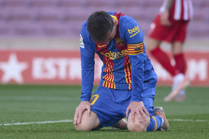 Messi, abatut, després que el seu equip deixés escapar una altra ocasió.