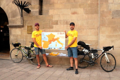 Dos ciclistas leridanos recorren 1.200 kilómetros solidarios para Open Arms