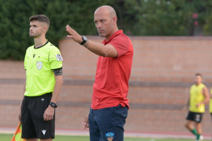 Una acción del partido que el Lleida jugó ayer en Ascó.