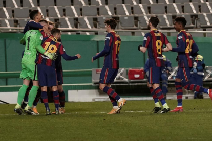 Riqui Puig mostra alegria després de marcar el penal decisiu.