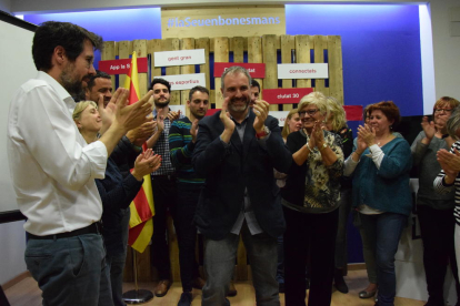 Fàbrega celebra els resultats de les eleccions de diumenge.