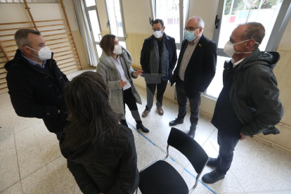 Un moment de la visita a l'escola Joan XXIII de Lleida.