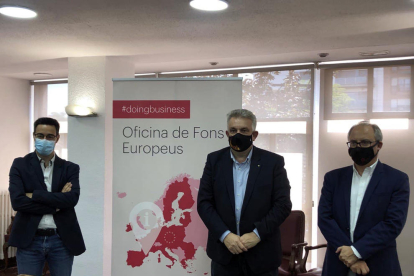 Pla mitjà del president de la Cambra de Comerç de Lleida, Jaume Saltó, amb el secretari general