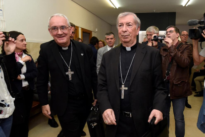 Los obispos de Barbastro y Lleida, en el juicio en Barbastro en 2019.