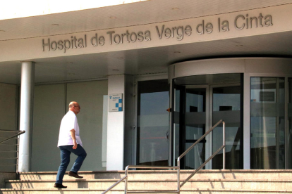 La dona es troba a l’UCI de l’hospital de Tortosa.
