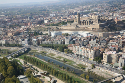 Vista aérea del río Segre en Lleida.
